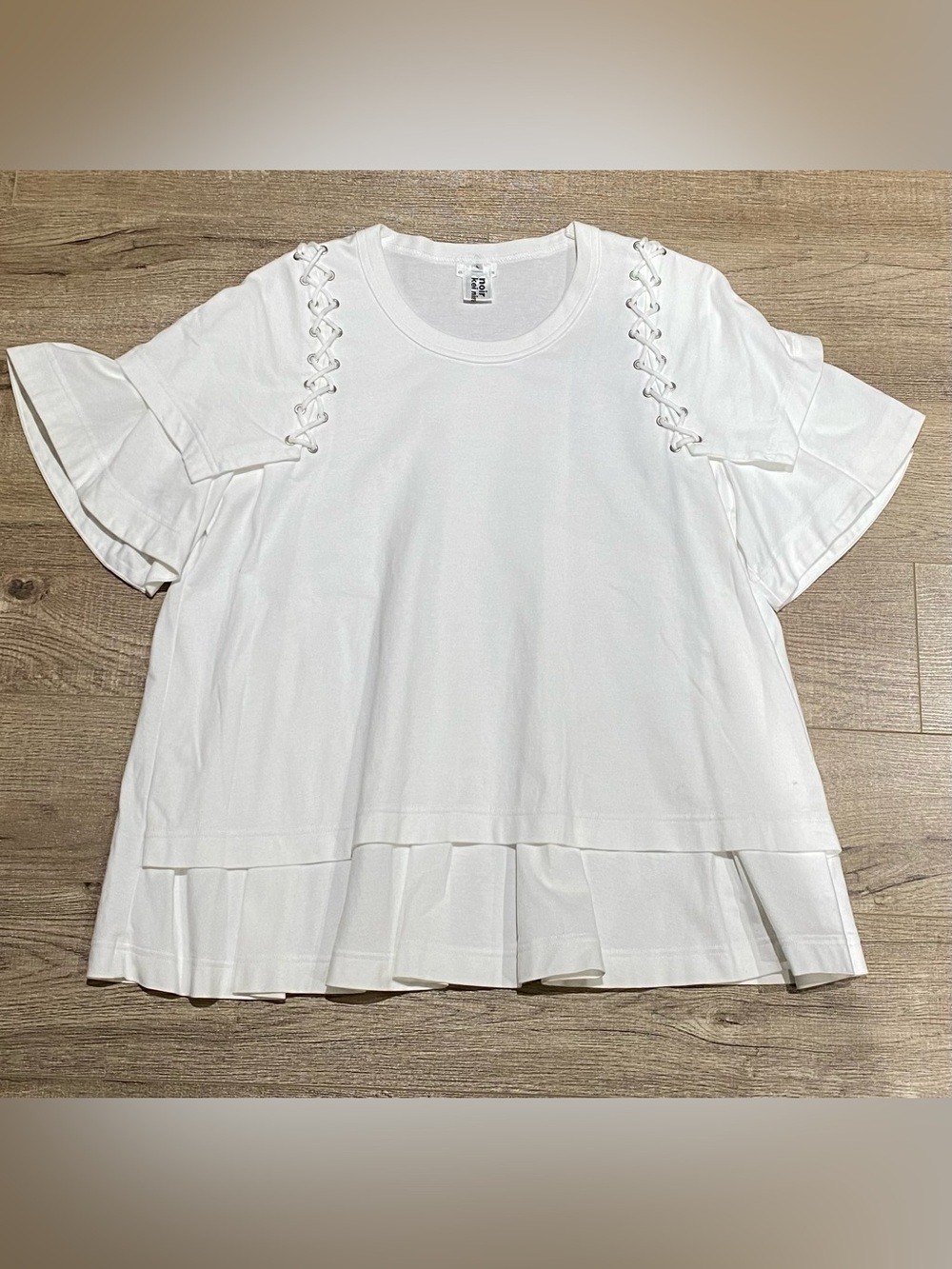 Comme des Garcons White Lace-Up Shoulder Pleated Hem Tee
